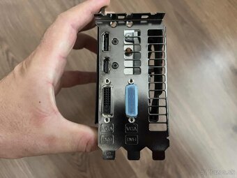 Nvidia Geforce GTX 570 - 3