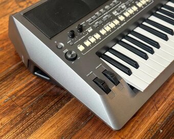 Yamaha PSR S670 - 3