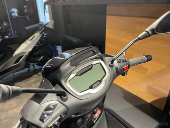 PIAGGIO BEVERLY 300 E5 Nero cosmo - 3