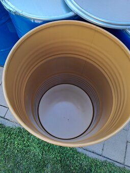 Plechové sudy 200l - 3