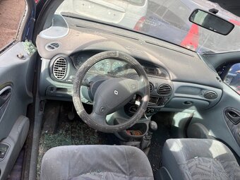 Renault Megane Scenic. - 3