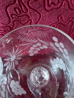 Vinove poháre dobrusom. - 3