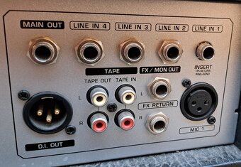 Behringer KX1200 - 3