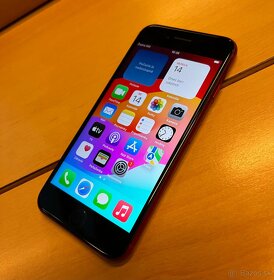 iPhone SE 2020 64GB Product red - veľmi dobrý stav - 3