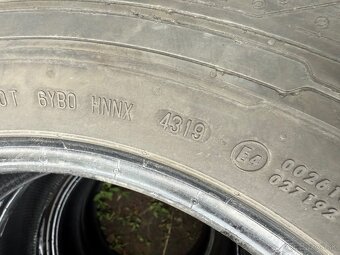 235/65 R16C continental - 3
