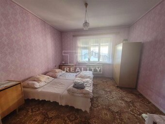 NA PREDAJ DVOJGENERAAČNÝ RODINNÝ DOM, 1100m2, PODHRADIE - 3