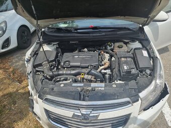 Chevrolet Cruze SEDAN - 3