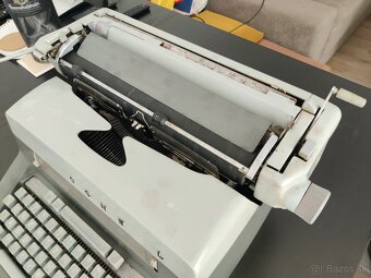 Predám písací stroj Consul 203 - 3