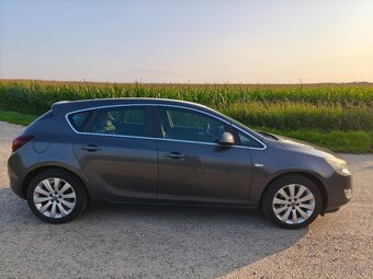 Opel Astra J 1,4 Benzín - 3