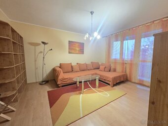 Prenájom 3izb.byt s balkónom Dlhé Diely - 3