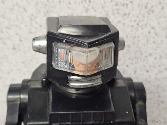 STARÁ HRAČKA TELEVÍZNY SPACE ROBOT NA BATÉRIE - 3
