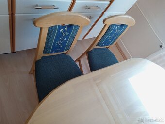 Masívny stôl a 3 stoličky - 3
