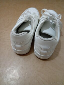 Čisto biele tenisky - 3