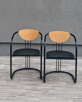 Set postmoderných kresiel v štýle Memphis. - 3