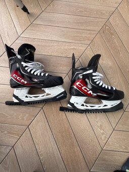 CCM Jetspeed FT870 8,5 Regular - 3