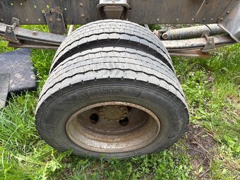 Pneu 215/75 r 17,5 - 3