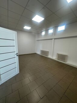 Na prenájom obchodný priestor – 50/70 m², 1. poschodie - 3