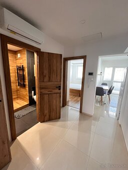 PRENÁJOM 2-IZBOVÉHO BYTU S BALKÓNOM BLÍZKO CENTRA NOVÁ BAŇA - 3