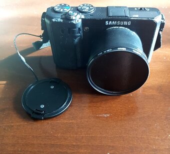 Samsung EX1 a nabíjačka OLYMPUS Li-41C - 3