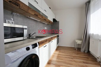 VEĽKÝ 1-IZB. BYT S PARKOVACÍM MIESTOM A PREDZÁHRADOU V NOVO - 3