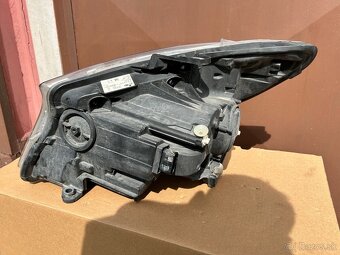 Predam pravy svetlomet na Mercedes-Benz V-klasse - 3