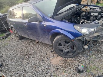 Rozpredám opel astra h 1.7 cdi - 3