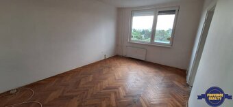 PREDAJ: 3 izbový byt s balkónom, 72 m2 - KOMÁRNO - 3
