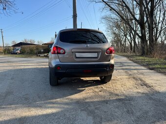 Nissan Qashqai 2.0i - 3