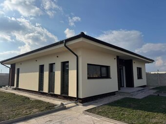 Nádherný 4. izbový rodinný dom v meste Dunajská Streda - 3