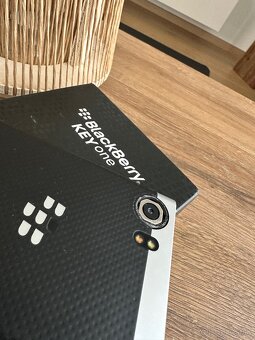 Blackberry KEYone - 3