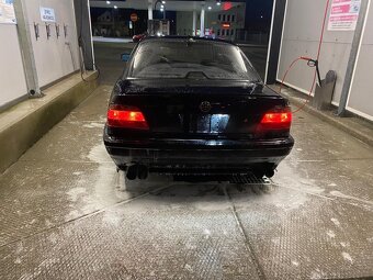 BMW e38 740il V8 LONG - 3