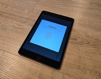 Apple iPad mini 4 32GB Cellular - 3