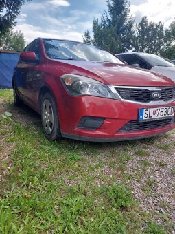 Kia Ceed 1,4 benzín 2011 - 3