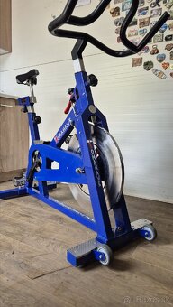 Stacionárny bicykel TOMAHAWK - 3