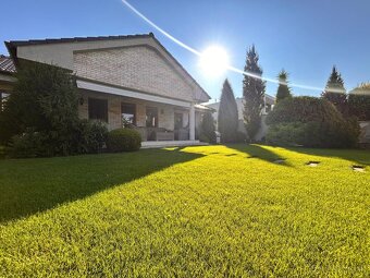 ZNÍŽENÁ CENA Nádherný rodinný dom s nádychom luxusu - 3