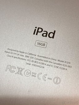 Apple iPad 1st A1219 16GB Wi-Fi Retina - 3