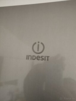 Chladnička z mrazničkou značka indesit - 3