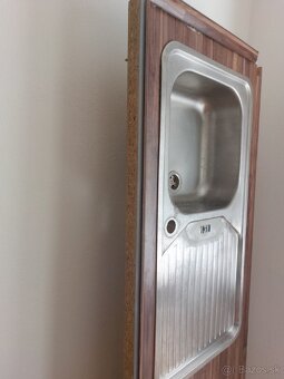 Pracovná doska s drezom. - 3