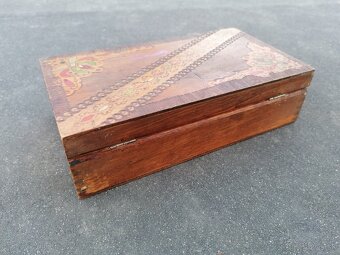 Predám starožitná drevená šperkovnica - 3