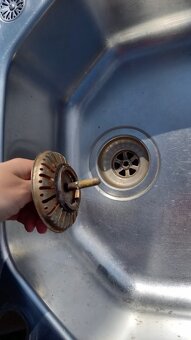 Kuchynský nerezový drez - 3