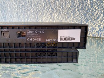 Xbox one X na 1 tb čierný - 3