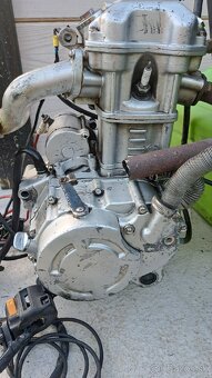 Motor 200cm3 vodou chladený - 3