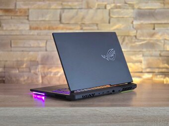 Asus ROG Strix Ryz 7 6800HS/ RTX 3050/ 16GB DDR5/ SSD - 3