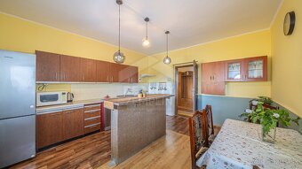 Chyžka v tichej uličke Zálužíc - 3