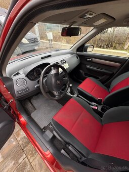 Suzuki Swift 1.3i - 3