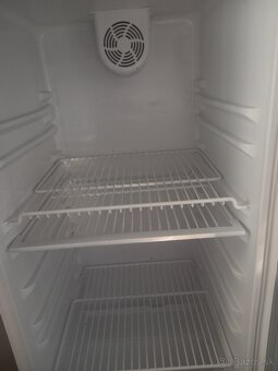 Presklenna chladnička - 3