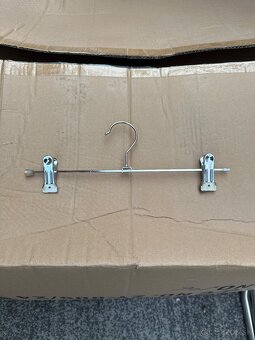 Predam vešiaky 5 centov kus - 3