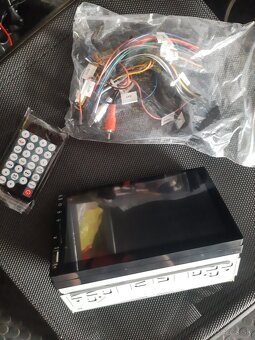 Dotykové 1din 2din autorádio - 3