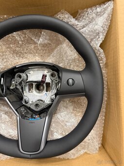 Tesla Steering wheel - 3