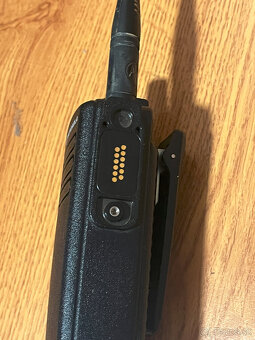 Vysielačka motorola DP4400 UHF - 3